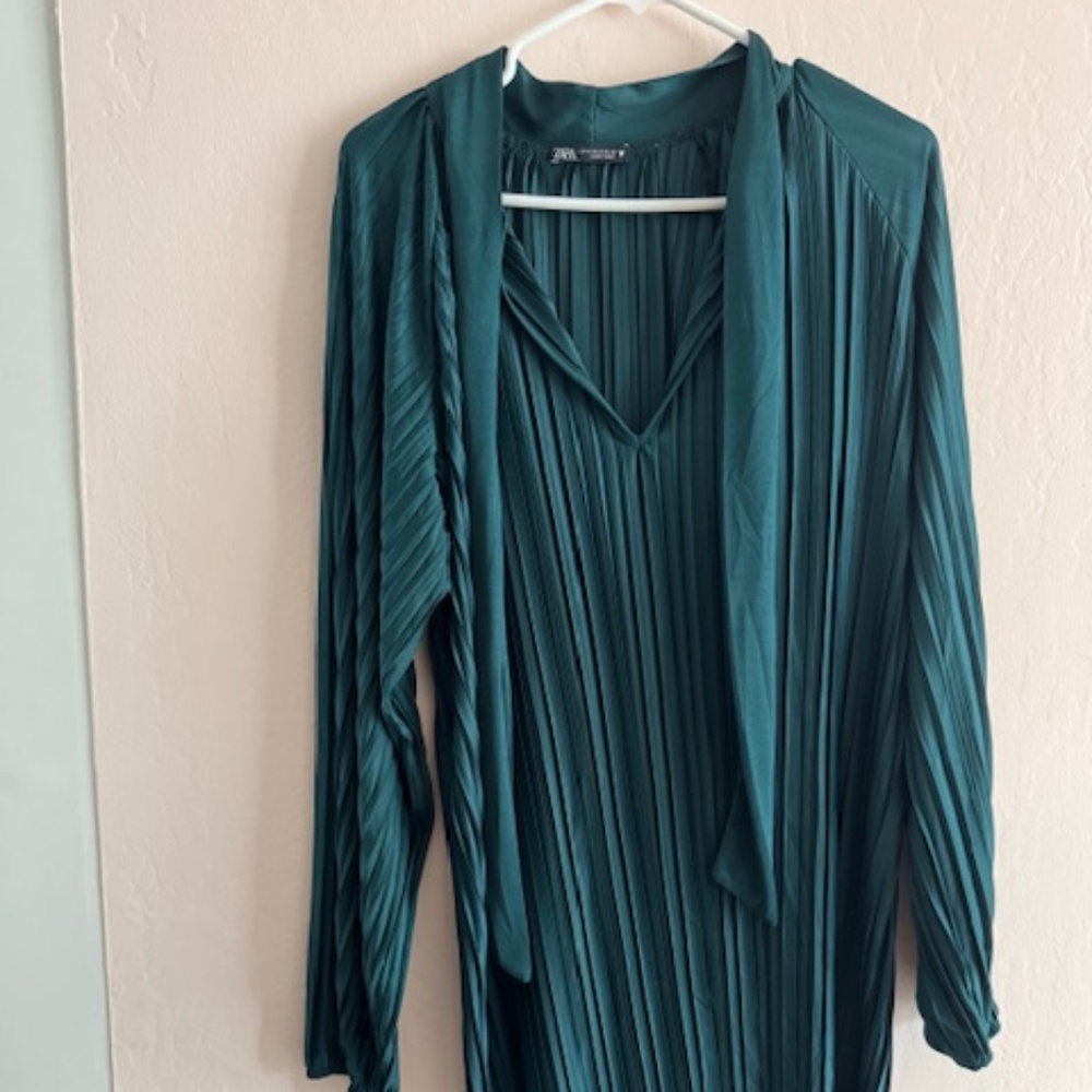 Emerald Green Zara long sleeve dress, size M